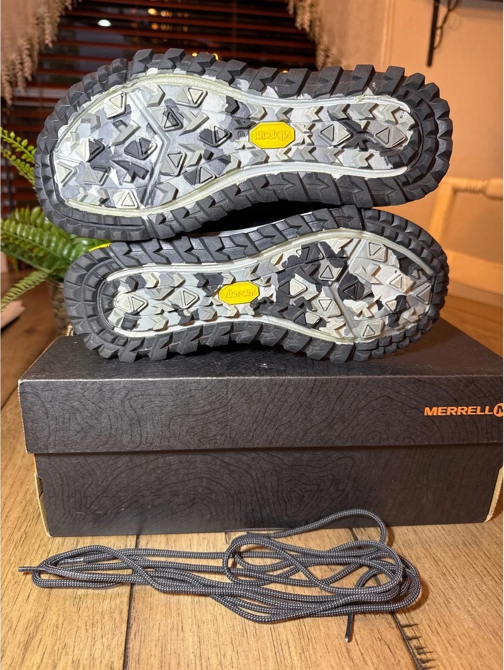 Merrell Antora 2 Mid GTX Women’s Hiking Boots Black Size 9